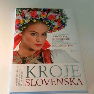 Book  Folk Costumes of Slovakia